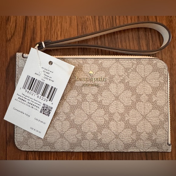 🌟Hard to find Kate Spade Wristlet🌟